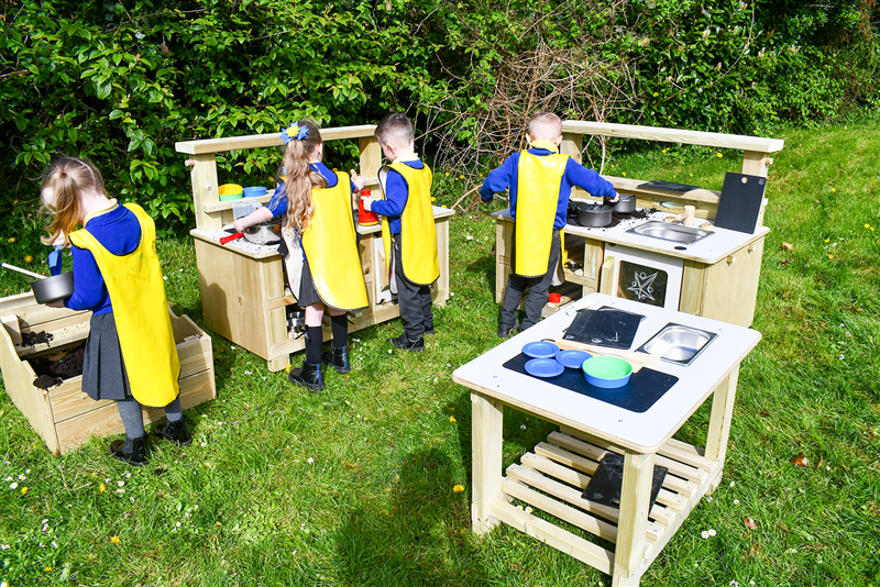 Head Chef Mud Kitchen Package 